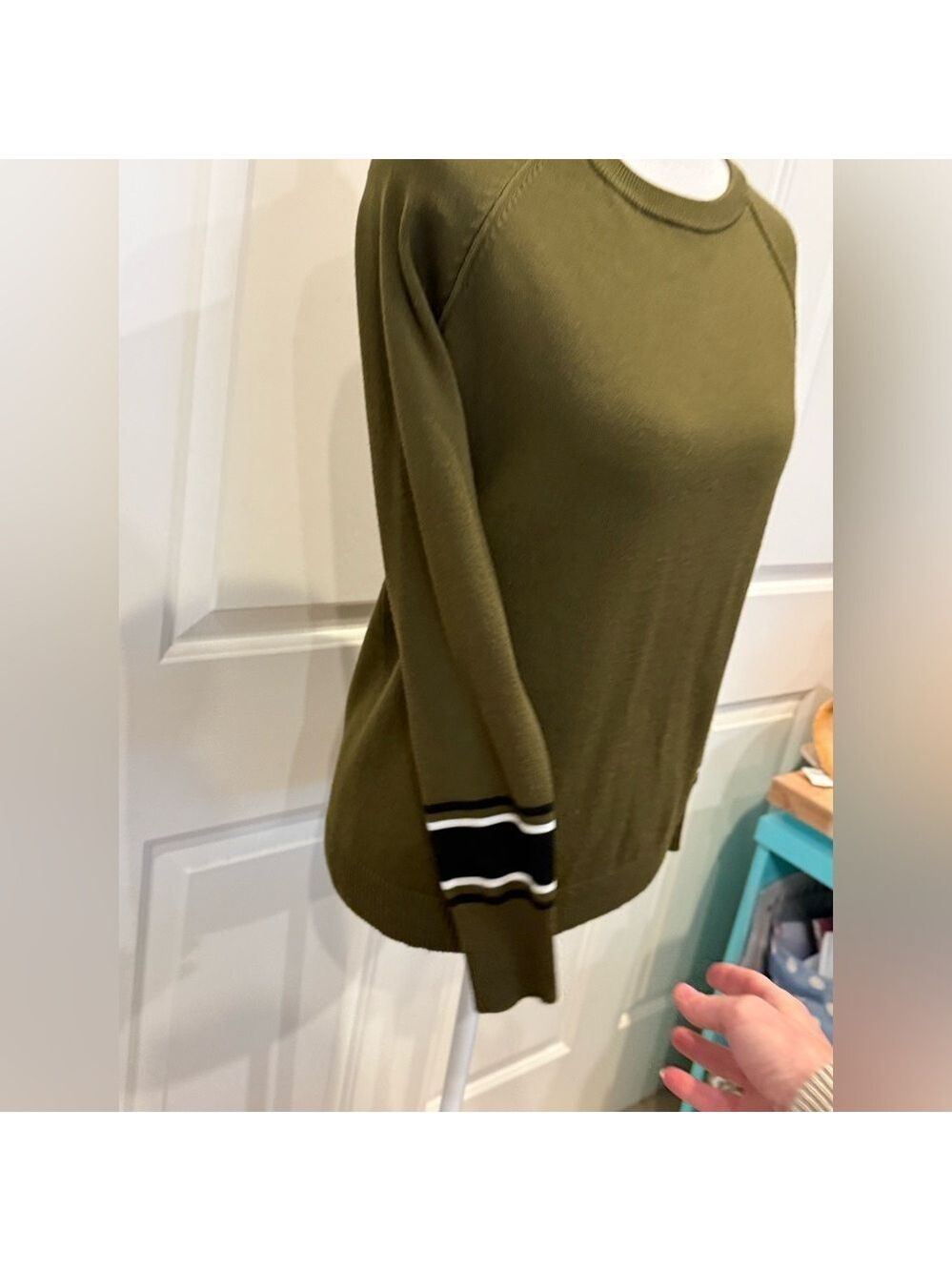 Sweater Olive Green Lightweight Knit Striped Cuff Crewneck Casual Cozy Pullover - Picture 3 of 8